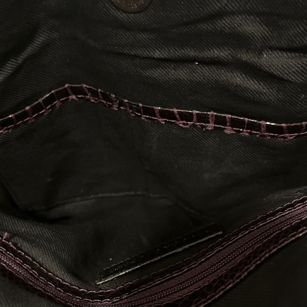 Elegant Raisin/purple colored Ruffled Handbag - Picture 4 of 5